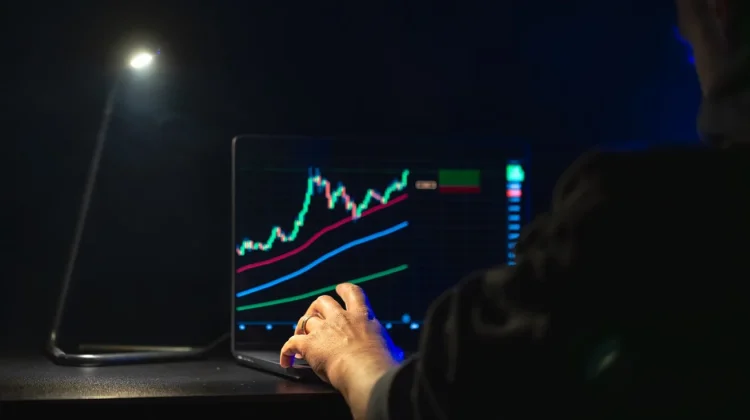 OJK Bongkar Manipulasi Harga Saham, Pegiat Medsos Didenda Rp5,35 Miliar