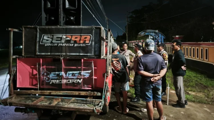 Polisi Tayu Hentikan Mobil dengan Sound Horeg