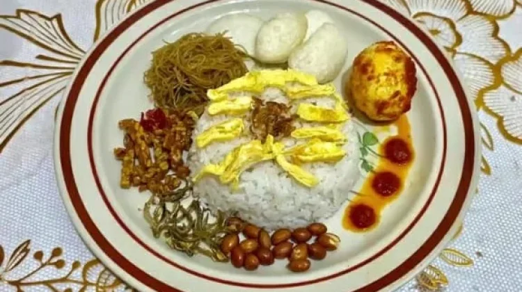 Resep Nasi Uduk Komplit, Gurih dan Nikmat