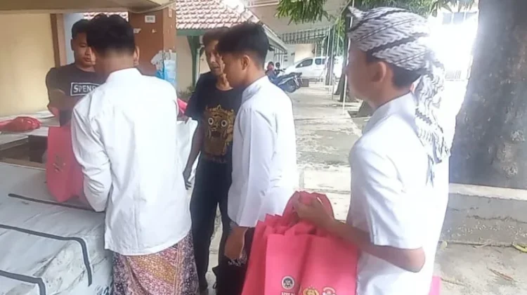 Ramadan, Ribuan Siswa di Kudus Terima MBG Menu Kering