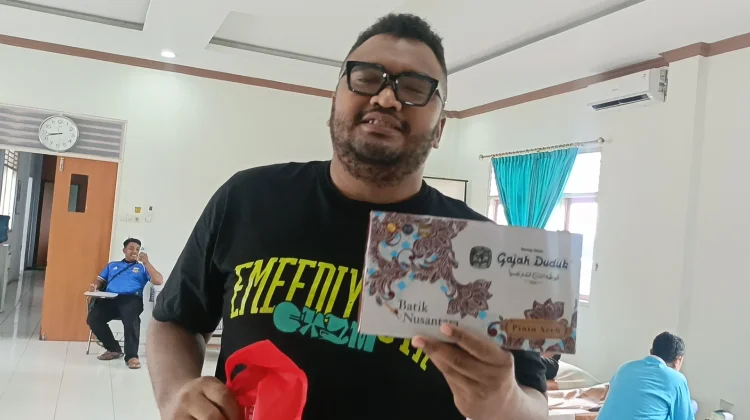 Donor Bonus Sarung, Upaya PMI Batang Cukupi Suplai Darah