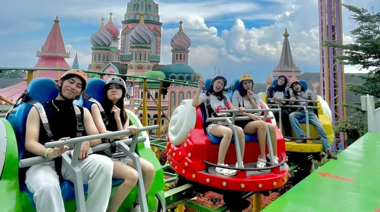 Snail Coaster Wahana Pemacu Adrenalin Pemikat Daya Tarik