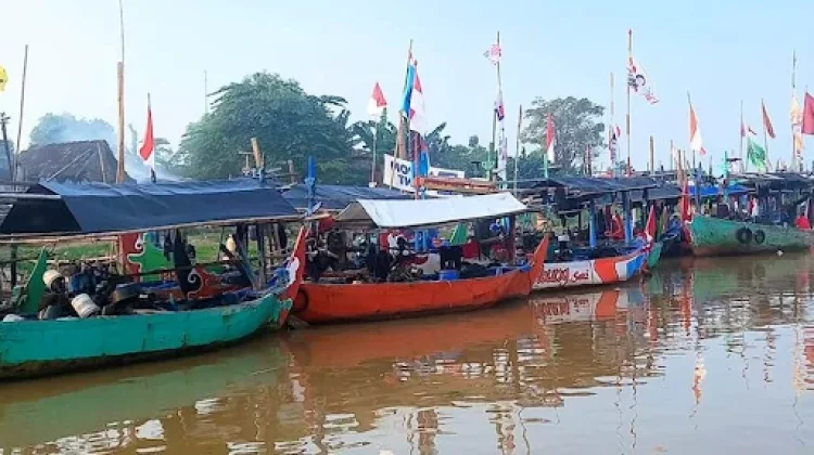 Wisata Kapal: Peluang Pendapatan Baru Bagi Nelayan