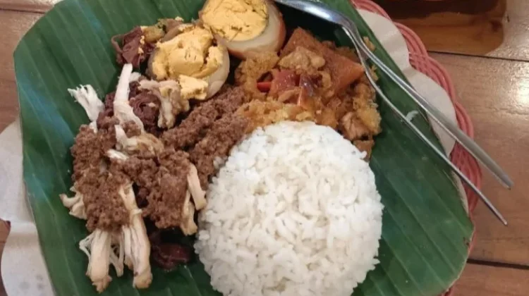 Peluang Menjanjikan Usaha Nasi Gudeg Kering Komplit