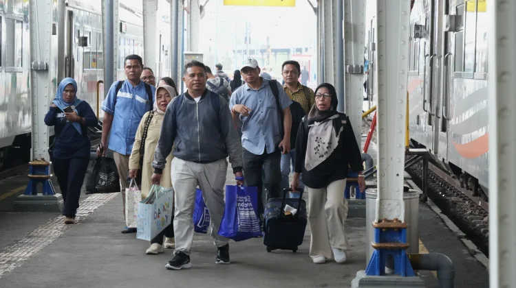 Antusias Tinggi, Pemesanan Tiket KA Lebaran di Semarang Tembus 305 Ribu Penumpang