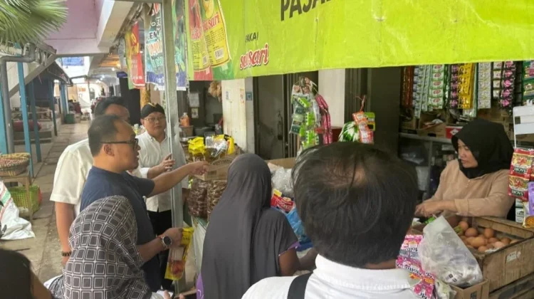 BULOG Sidak Pasar Serentak, Pantau Harga Beras dan Minyakita