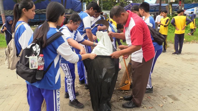 Hari Peduli Sampah Nasional, ASN dan Pelajar Bersihkan TRP Kartini