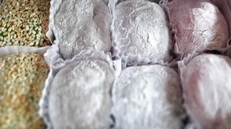 Resep Kue Moci Isi Kacang yang Kenyal Lembut