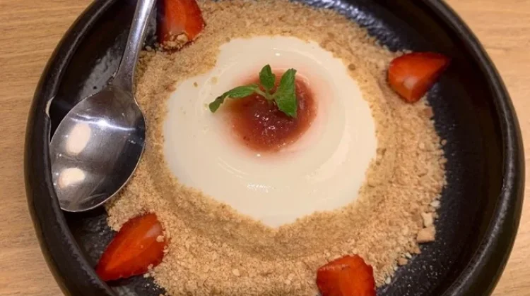 Puding Stroberi Lembut, Sajian Manis yang Segar