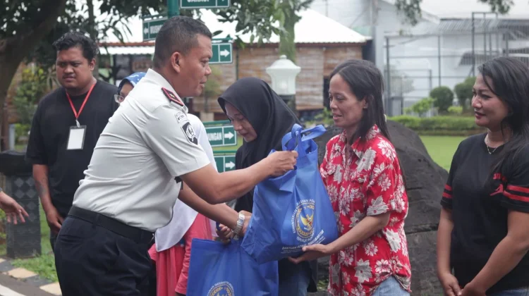 Spirit Ramadan, Lapas Semarang Salurkan Bansos bagi Keluarga Warga Binaan