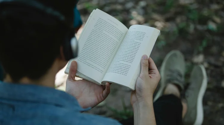 Membaca Buku, antara Hobi dan Pemenuhan Kebutuhan Informasi
