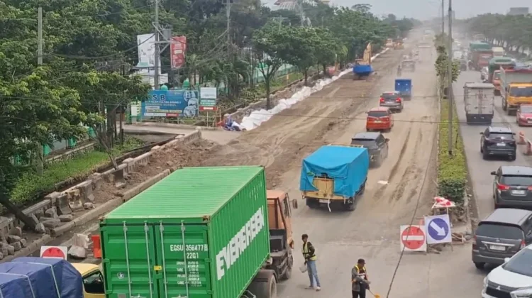 Dua Minggu jelang Lebaran, Pembangunan Jalan Kaligawe Dihentikan sementara