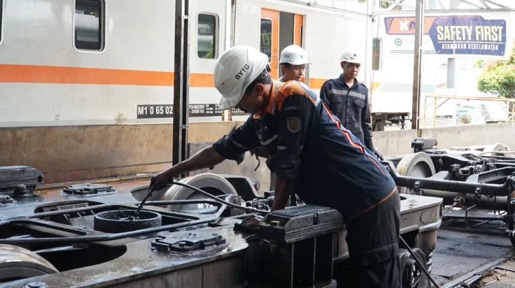 DAOP IV Semarang Rawat Lokomotif dan Kereta Api, Siap Sukseskan Angkutan Lebaran