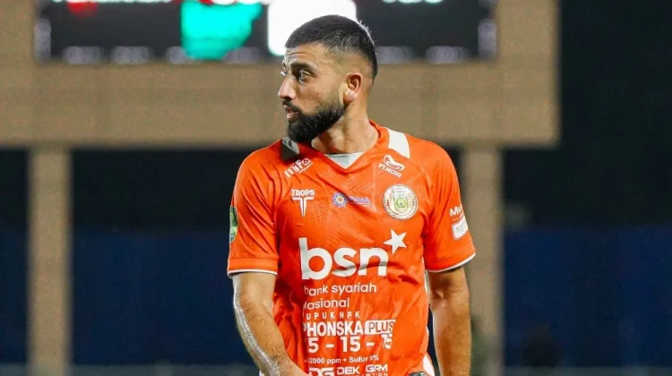 Bersama Keluarga, Pemain Persiraja Omid Popalzay Nikmati Ramadan di Aceh