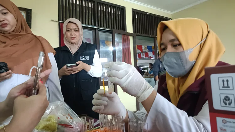 Dinkes Batang Kerahkan Petugas Labkesda Cek Pangan Berpengawet