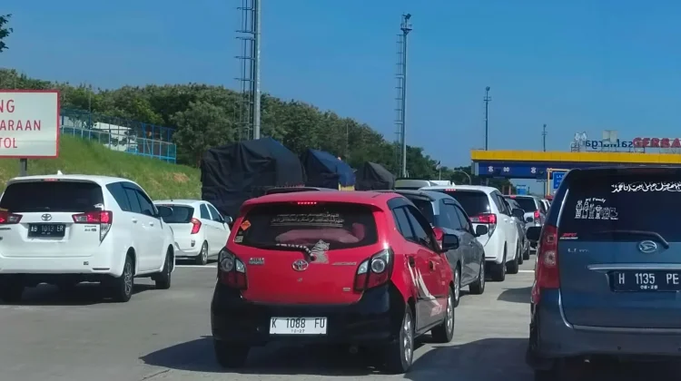 Pemudik Capai 17,7 Juta Orang, Jateng Siapkan Rekayasa Tol dan Jalur Alternatif