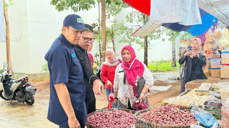 Badan Perlindungan Konsumen Nasional Sidak Harga Sembako di Pasar Johar