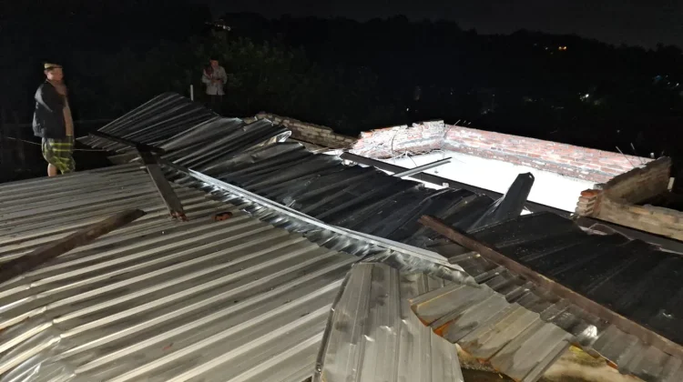 Diterjang Angin Kencang, Tiga Rumah dan Satu Masjid di Sukobubuk Pati Rusak