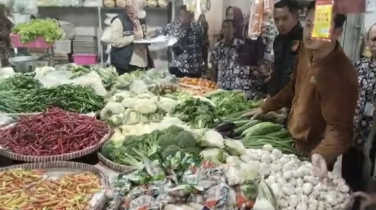 Pantauan Badan Pangan Nasional di Pasar Baledono, Harga Cabai Naik Telur Ayam Turun