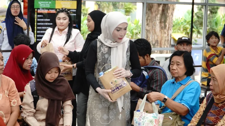 Dompet Dhuafa-Dishub Kota Semarang Salurkan Ratusan Paket Berbuka
