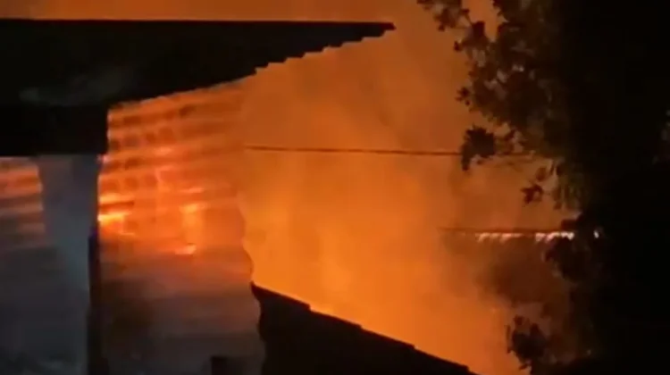 Ditinggal Tarawih, Rumah Warga Ungaran Barat Terbakar
