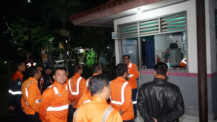 Cegah Kecelakaan di Jam Rawan, Daop 4 Sapa Petugas Perlintasan tengah Malam