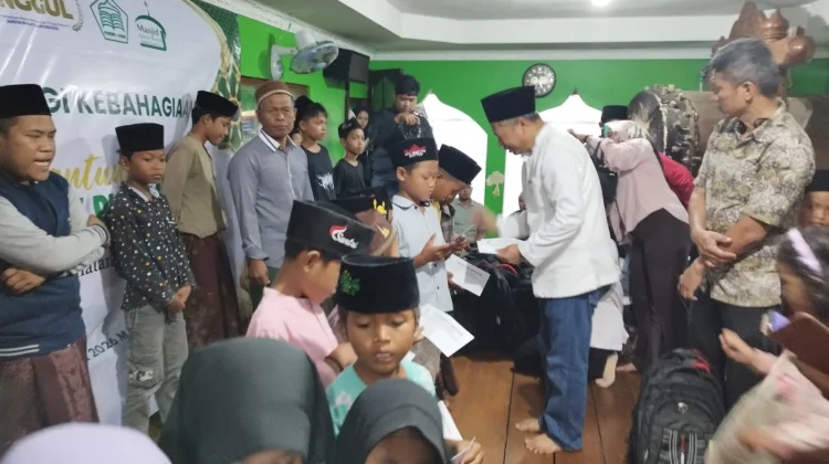 USM Berbagi Kebahagiaan, Santuni Yatim Piatu