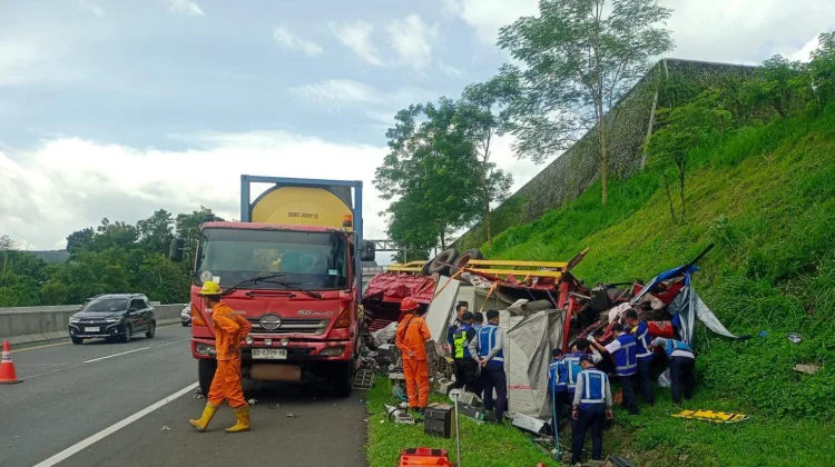 Kecelakaan Beruntun di Tol Ungaran, 1 Orang Meninggal Dunia