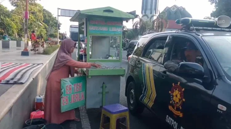 PKL Kerap Tergusur, Jadi Bahan Disertasi