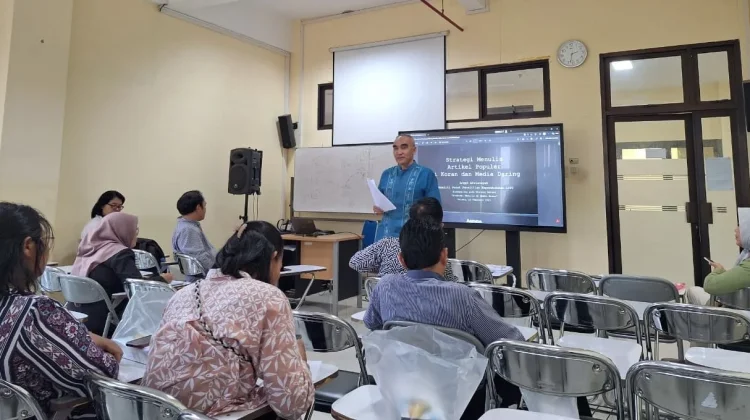 Workshop Universitas Semarang Tekankan Pentingnya Dosen Kuasai Jurnalistik