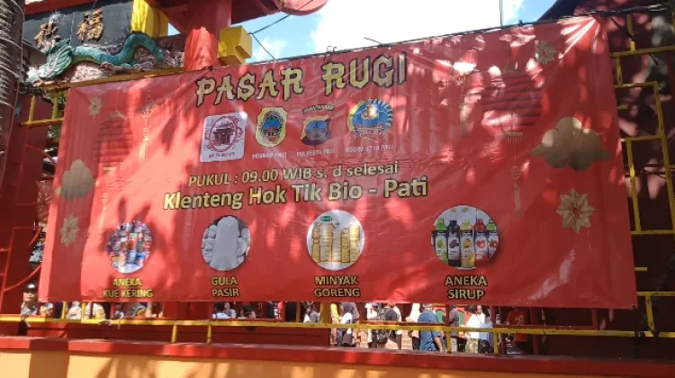 Pasar Rugi Klenteng Hok Tik Bio Pati Bantu Warga Dapatkan Sembako Murah