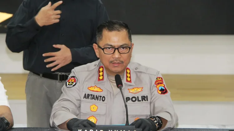 Polda Jateng Kembali Hadirkan Valet Ride, Pemudik Naik Bus, Motor Diangkut Towing
