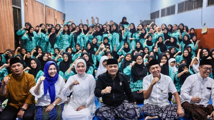 Ratusan Anak Panti Ceria Buka Puasa Bareng Gubernur