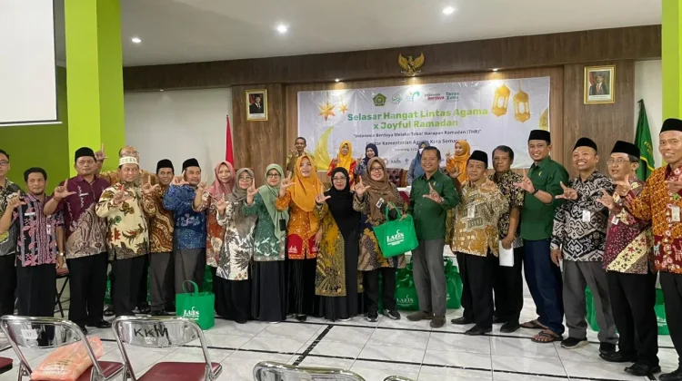 LAZIS Sultan Agung Salurkan 1.447 Paket Bantuan untuk Warga Prasejahtera Jateng
