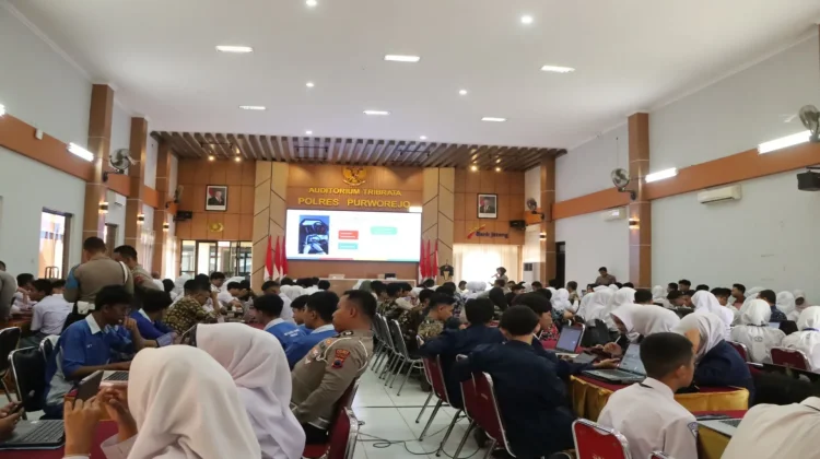 Puluhan Siswa Ikuti Pelatihan Offline "AI Ready ASEAN" di Polres Purworejo