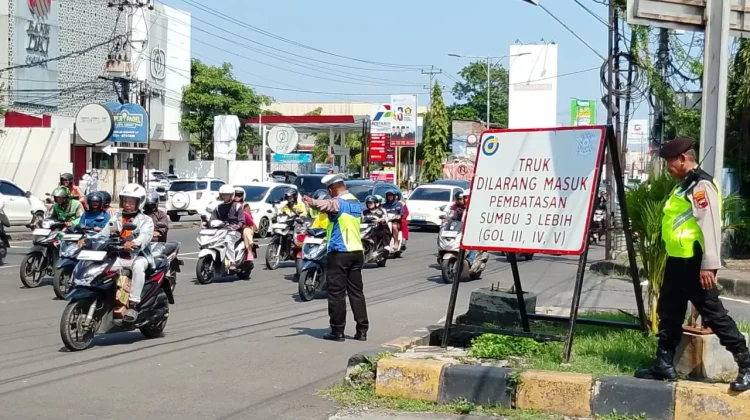 Penyekatan Angkutan Barang Sumbu Tiga Dilakukan di Pos Pam Exit Tol Gayamsari