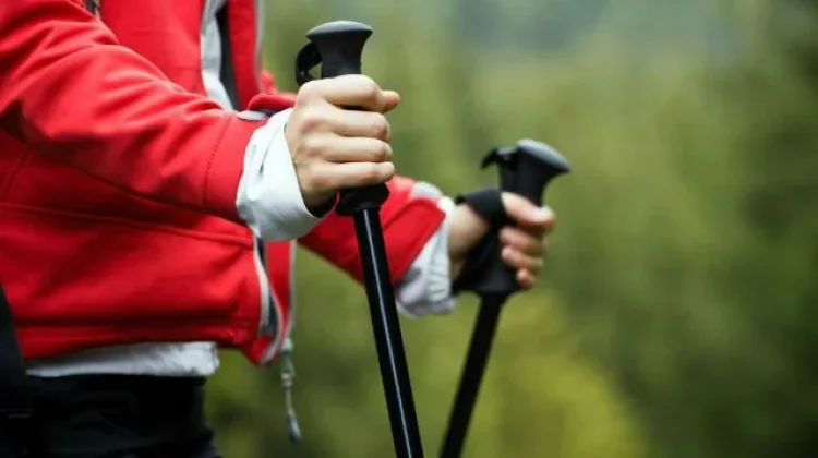 Mengenal Nordic Walking, Olahraga Ringan untuk Pemula dan Lansia
