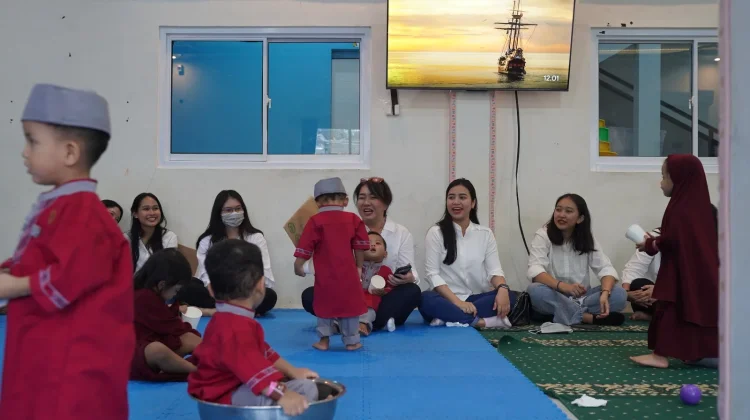 Hotel Tentrem Hadir Berbagi Kasih Bersama Rumah Anak Surga Semarang