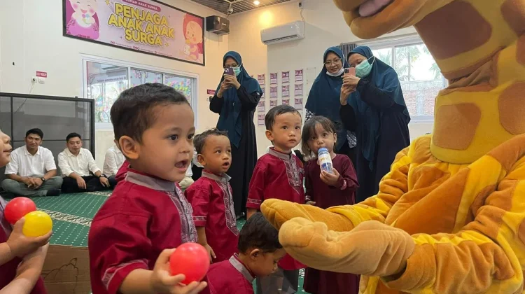 Hotel Tentrem Hadir Berbagi Kasih Bersama Rumah Anak Surga Semarang