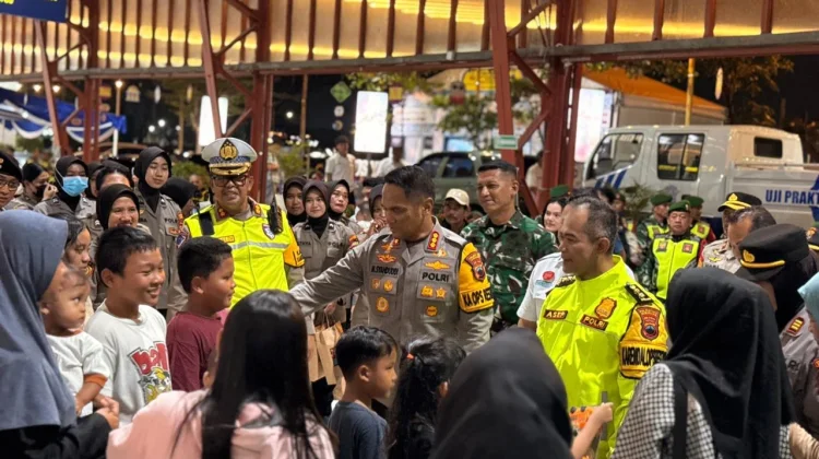 Sidak Posyan Stasiun Tawang, Kapolrestabes Semarang Pastikan Mudik Aman