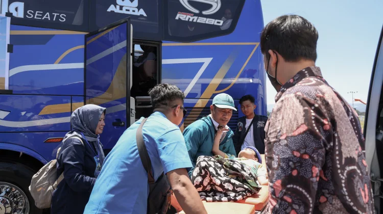 Aksi Haru Mudik Gratis, Pemudik Hidrosefalus Difasilitasi Hingga Antar ke Rumah