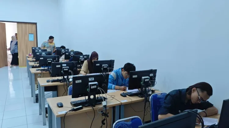 Perdana, Pusat Bahasa dan Budaya Universitas Semarang Gelar Tes TOEFL
