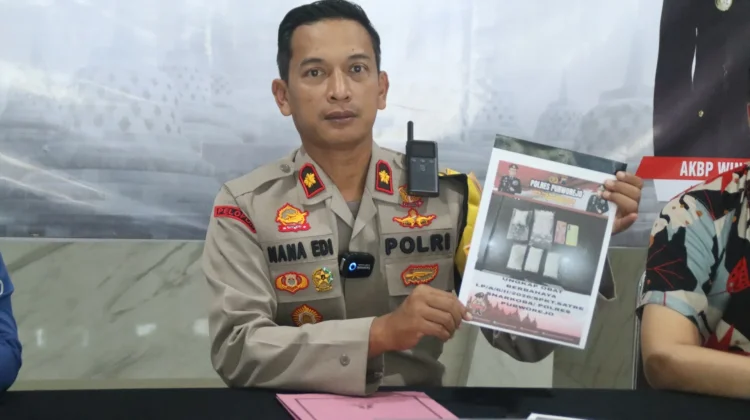 Ungkap Kasus Obat Ilegal, Polres Purworejo Amankan Ribuan Pil Berlogo
