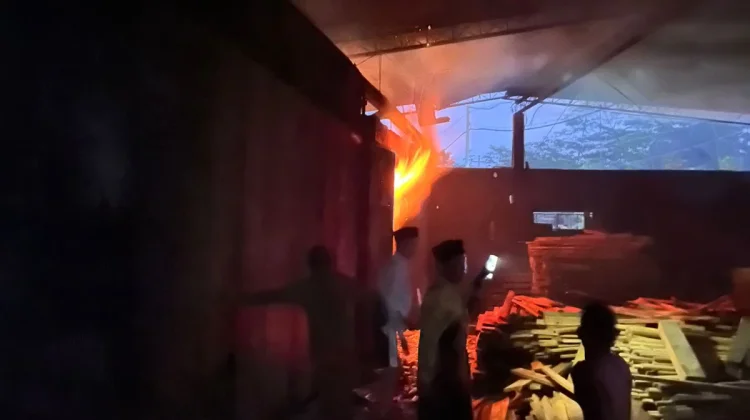 Oven Overheat, Tempat Usaha di Tengaran Terbakar