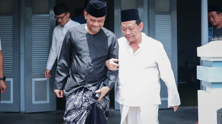 Sowan Dua Ulama, Gubernur Jateng Terima Pesan Tingkatkan Kesejahteraan Rakyat