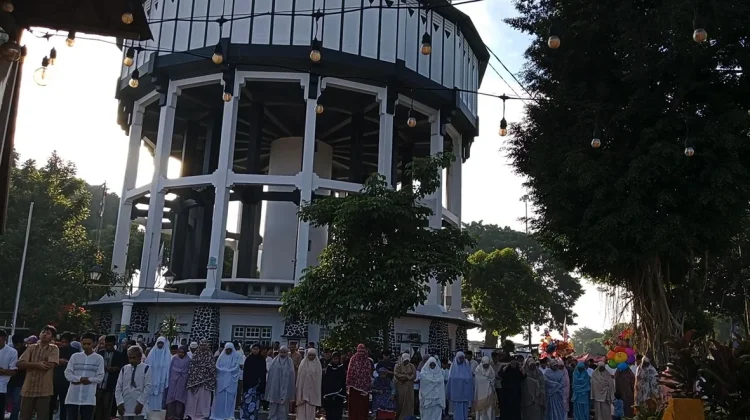 Salat Id, Ribuan Umat Islam Penuhi Masjid Agung Kauman