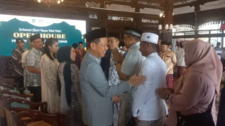 Bupati dan Wakil Bupati Kudus Open House