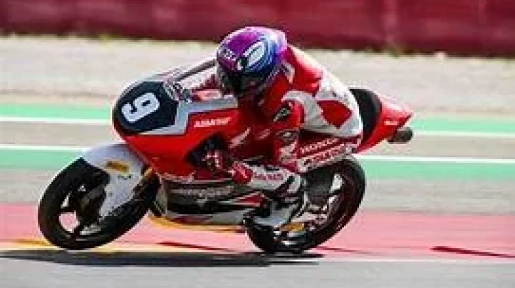 Pembalap Indonesia Veda Ukir Sejarah usai Podium Tiga di Moto3 Brasil 2026