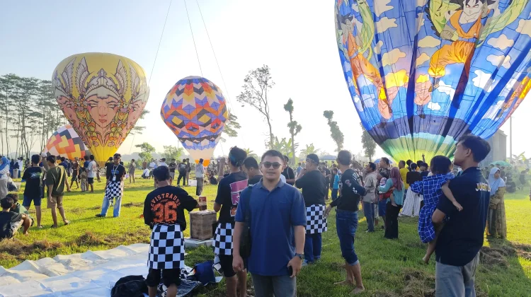Festival Balon Udara Tambat di Pekalongan, Wadah Kreativitas Masyarakat