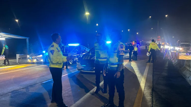 Volume Kendaraan Meningkat, Polres Semarang Berlakukan One Way Lokal